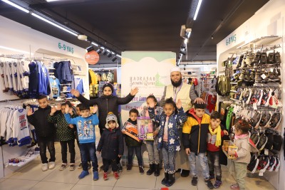 Madrasah Zeenatul Quran Shopping with the Orphans (2022)