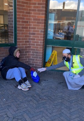 Madrasah Zeenatul Quran Helping the Homeless